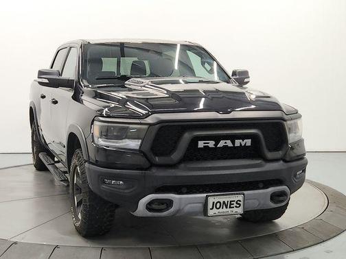Diamond Black Crystal Pearlcoat 2022 RAM 1500 Rebel