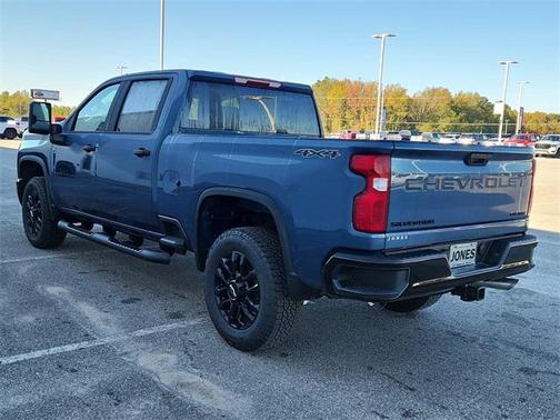 2026 Chevrolet Silverado 2500 Custom