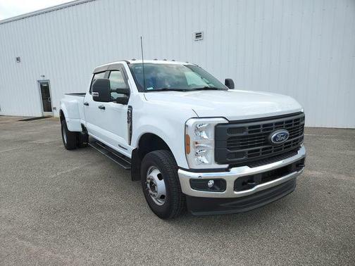 Oxford White 2024 Ford F-350 XL