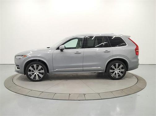 2024 Volvo XC90 B5 Plus Bright Theme