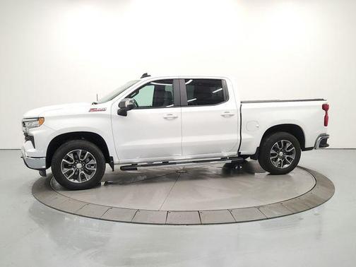 Summit White 2025 Chevrolet Silverado 1500 LT