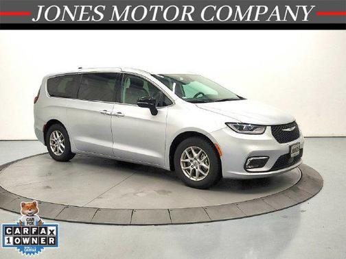 Silver Mist Clearcoat 2024 Chrysler Pacifica Touring L