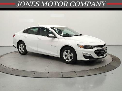 Summit White 2024 Chevrolet Malibu 1LS