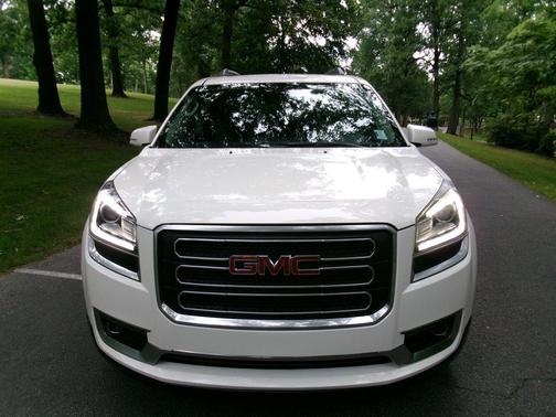 White 2014 GMC Acadia SLT-1