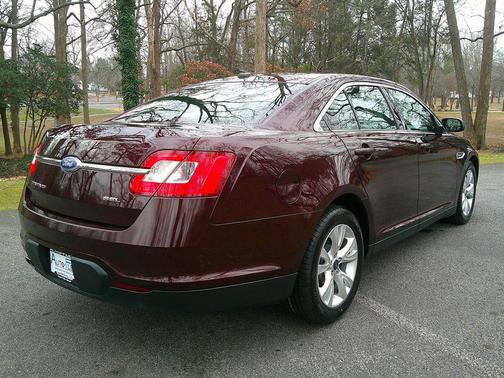 2011 Ford Taurus SEL