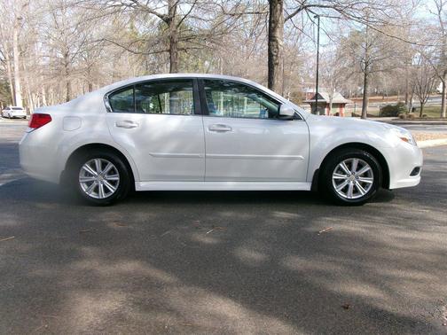 2011 Subaru Legacy Premium