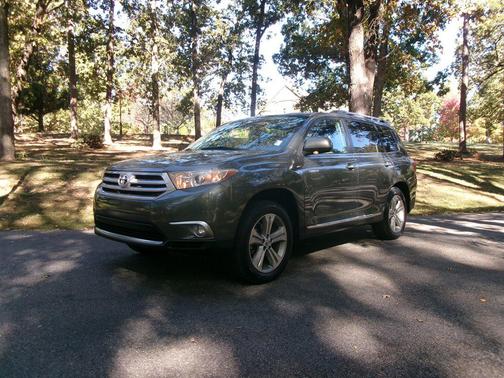 Cypress Pearl 2012 Toyota Highlander Limited SUV