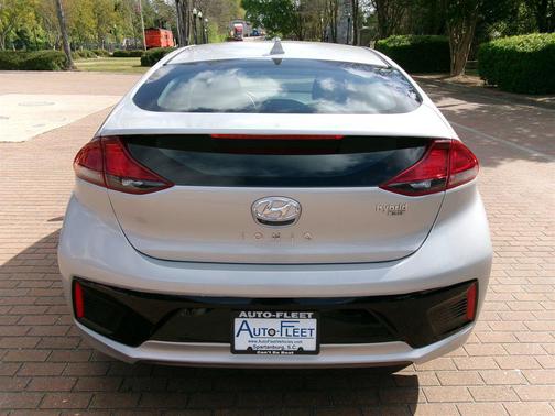 2018 Hyundai IONIQ Hybrid Blue