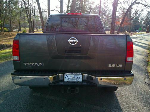 2010 Nissan Titan LE