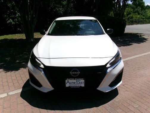 Pearl White Tricoat 2024 Nissan Altima 2.5 SV