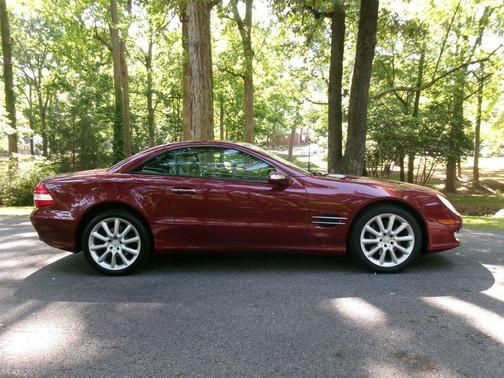 Burgundy 2007 Mercedes-Benz SL-Class SL550