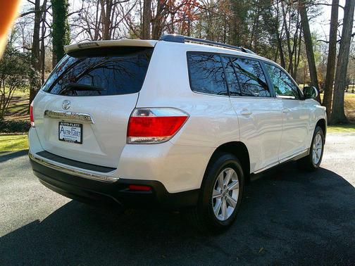 2012 Toyota Highlander SE