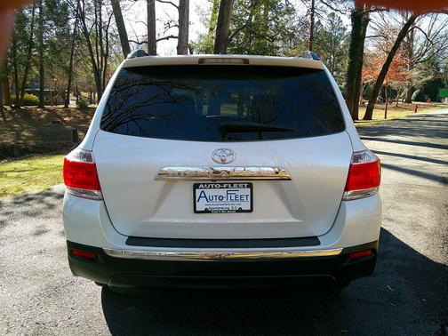 2012 Toyota Highlander SE