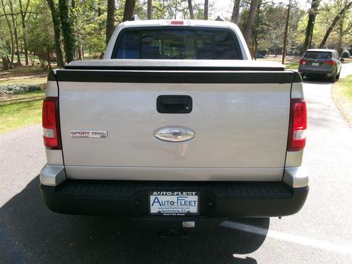 Silver 2008 Ford Explorer Sport Trac XLT