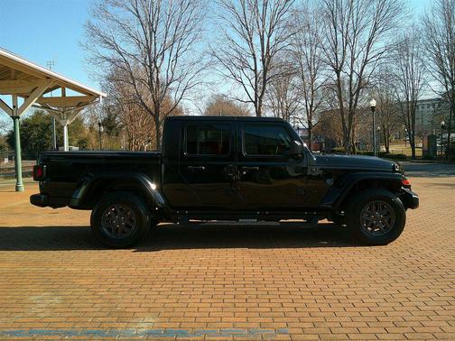 2024 Jeep Gladiator Sport S