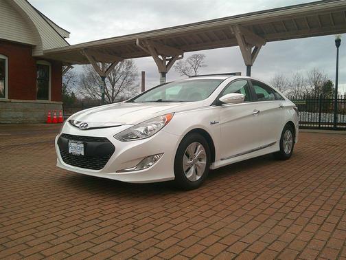 2014 Hyundai SONATA Hybrid Base
