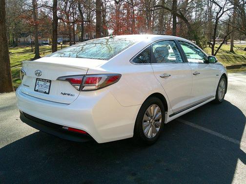 2016 Hyundai SONATA Hybrid SE