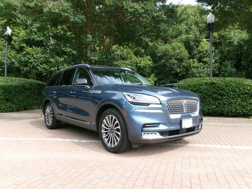 Blue Diamond Metallic 2020 Lincoln Aviator Reserve AWD