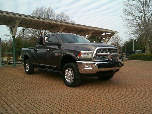 2018 RAM 3500 Laramie Crew Cab 4x4 6'4' Box