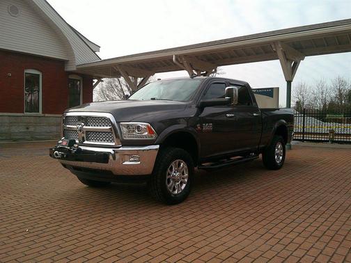 2018 RAM 3500 Laramie Crew Cab 4x4 6'4' Box