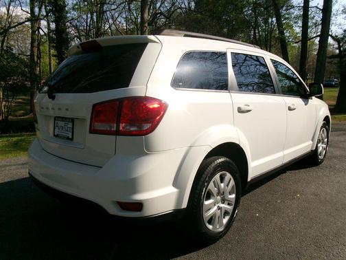 Vice White 2019 Dodge Journey SE