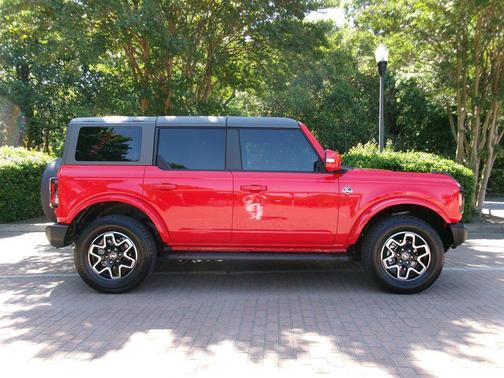 Red 2024 Ford Bronco Outer Banks