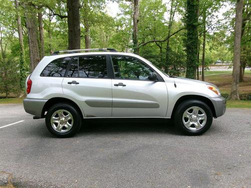 2005 Toyota RAV4 Base