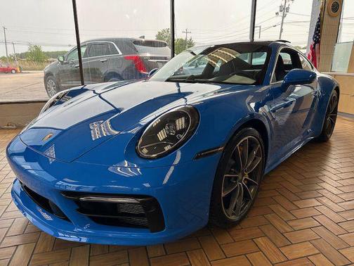 2022 Porsche 911 Carrera 4