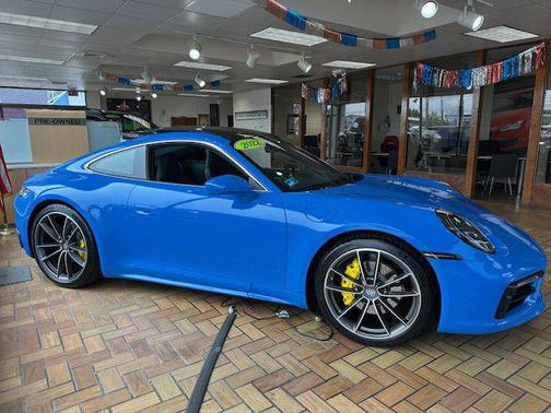 2022 Porsche 911 Carrera 4
