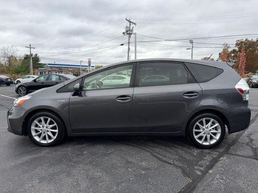 2014 Toyota Prius v Two
