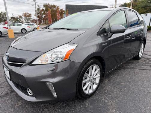2014 Toyota Prius v Two