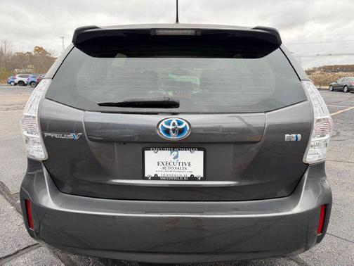 2014 Toyota Prius v Two