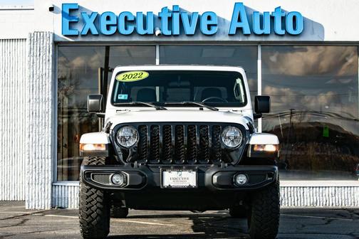 2022 Jeep Gladiator Sport