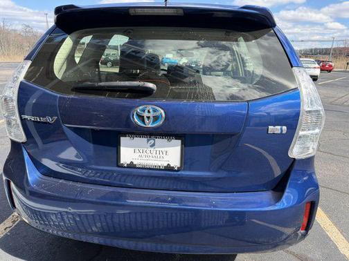 2014 Toyota Prius v Two