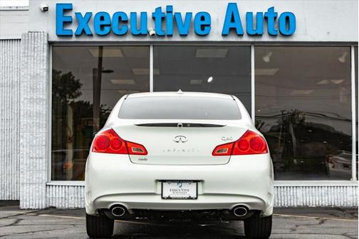 2015 INFINITI Q40 Base