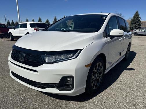 Platinum White Pearl 2026 Honda Odyssey Touring