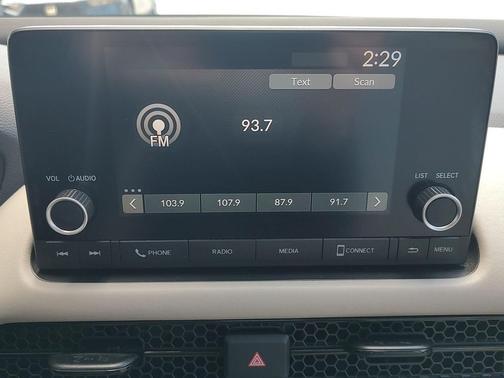 Platinum White Pearl 2024 Honda HR-V LX