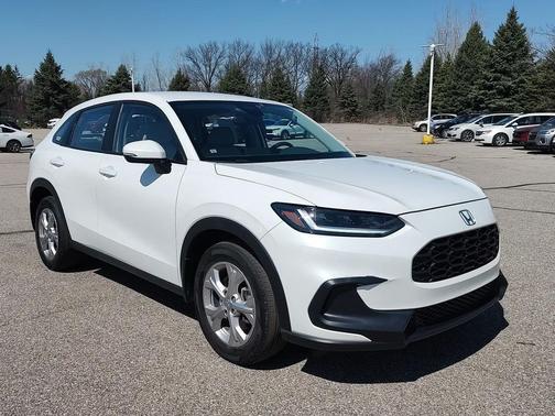 Platinum White Pearl 2024 Honda HR-V LX