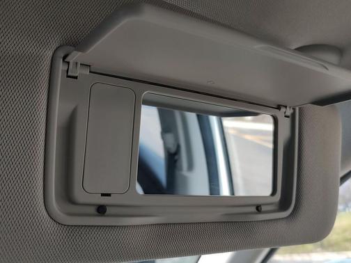 Platinum White Pearl 2024 Honda HR-V LX