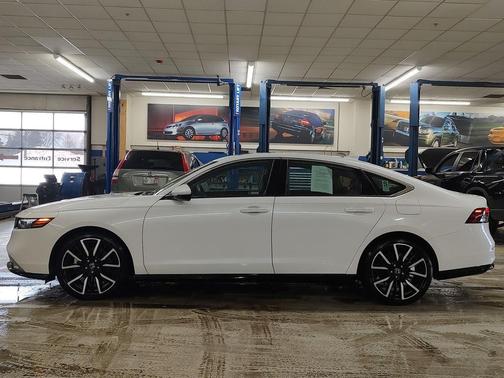 2023 Honda Accord Hybrid Touring
