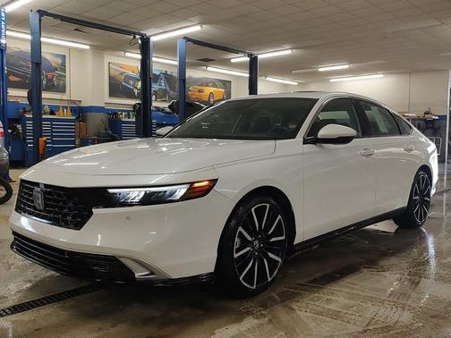 2023 Honda Accord Hybrid Touring