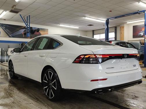 2023 Honda Accord Hybrid Touring