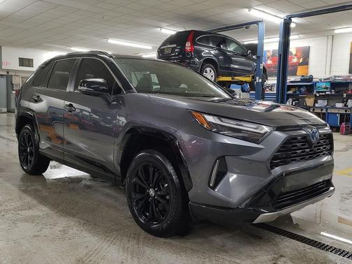 2022 Toyota RAV4 Hybrid SE