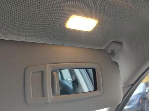 Jet Black 2016 BMW 320 i