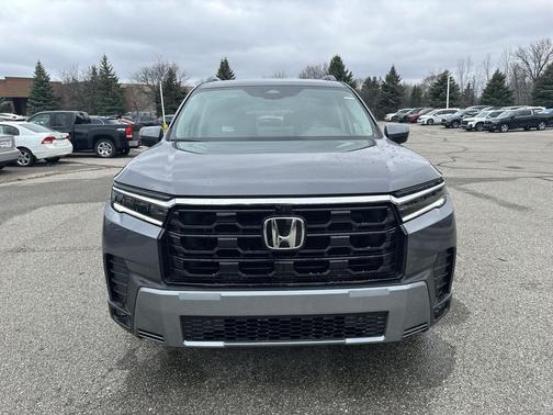 Modern Steel Metallic 2026 Honda Pilot Touring 8-Passenger