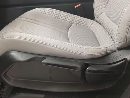 2023 Honda Pilot AWD LX