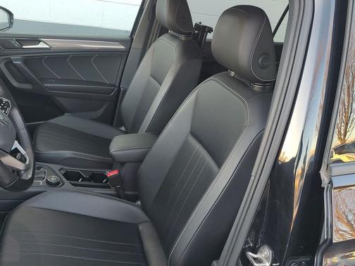 2022 Volkswagen Tiguan 2.0T SE R-Line Black 4MOTION