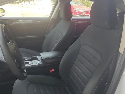 Oxford White 2020 Ford Fusion SE