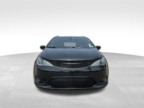 2018 Chrysler Pacifica Touring-L Plus