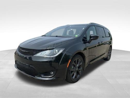 2018 Chrysler Pacifica Touring-L Plus